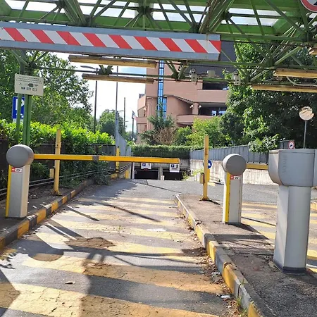 Flat Liberty Center Porta Susa, Reserved Parking *