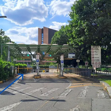 Flat Liberty Center Porta Susa, Reserved Parking
