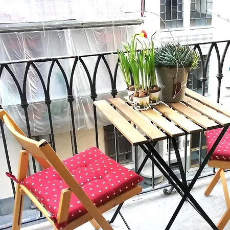 Flat Liberty Center Porta Susa, Reserved Parking *