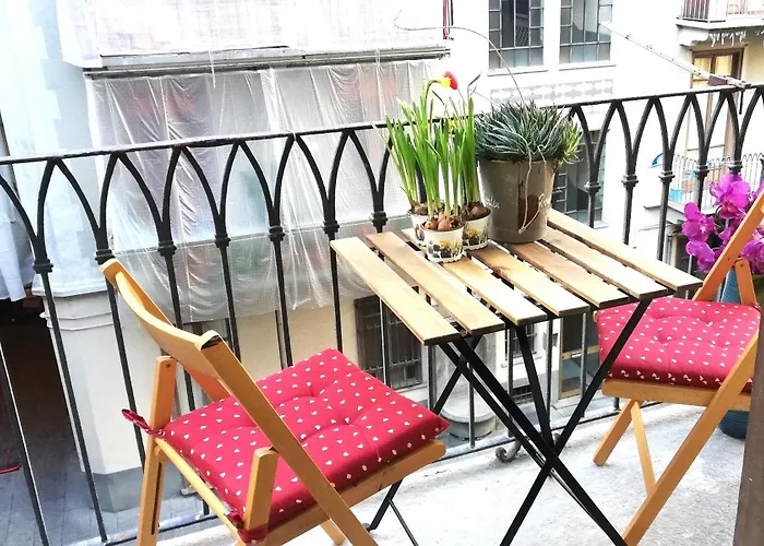 Flat Liberty Center Porta Susa, Reserved Parking *